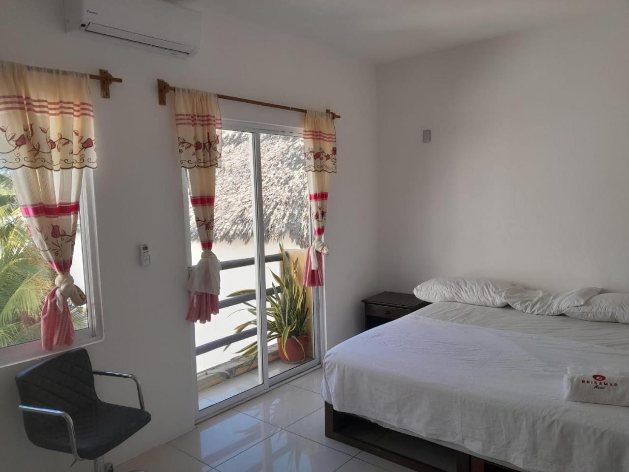Brisamar Guesthouse Пуерто Ескондидо Екстериор снимка